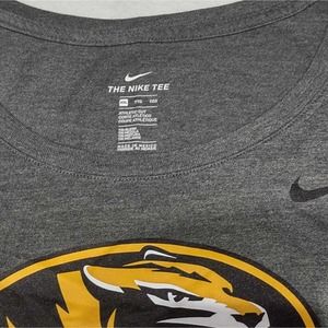 MIZZOU women's long sleeve tee. Nike size XXL